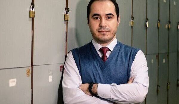 حسین رونقی بعد از آزادی موقت به بیمارستان منتقل شد