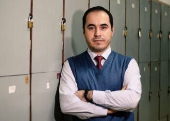 حسین رونقی بعد از آزادی موقت به بیمارستان منتقل شد